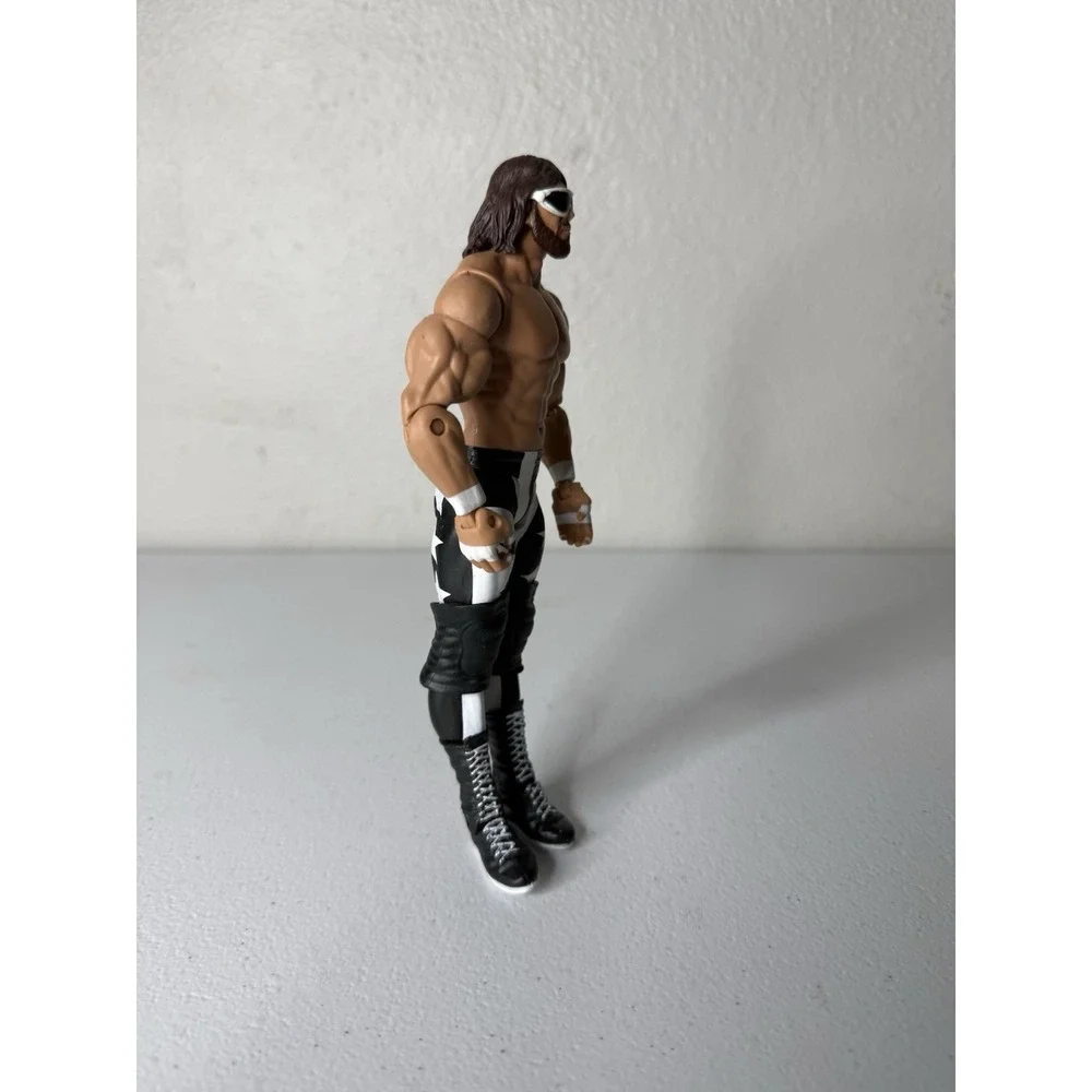 2011 WWE  Mattel Elite Black &White Macho Man Randy Savage Figure